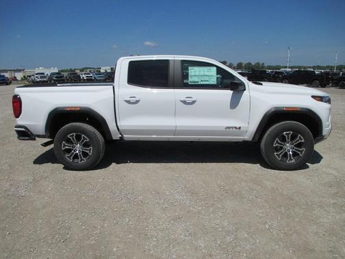 2025 GMC Canyon AT4
