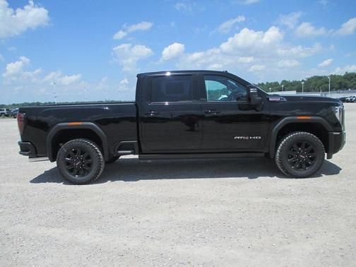 2025 GMC Sierra 2500 AT4