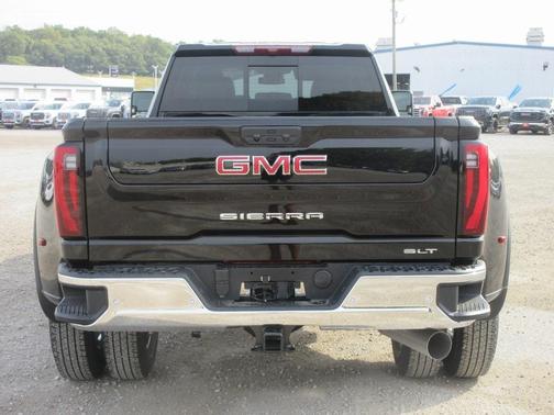 2026 GMC Sierra 3500 SLT