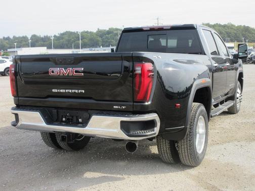 2026 GMC Sierra 3500 SLT