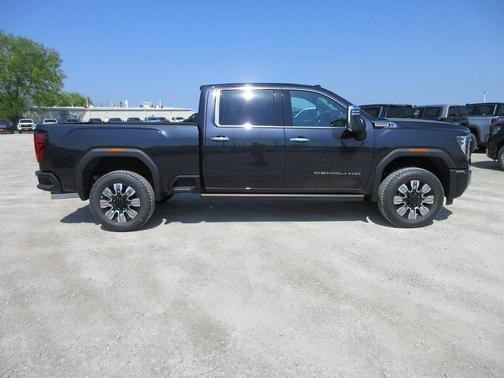 2025 GMC Sierra 2500 Denali