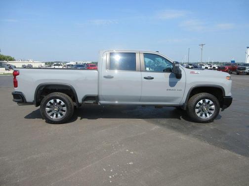 2024 Chevrolet Silverado 2500 Custom