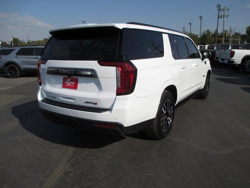 2021 GMC Yukon XL AT4