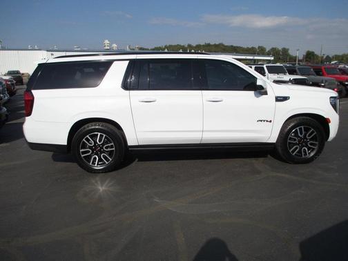 2021 GMC Yukon XL AT4