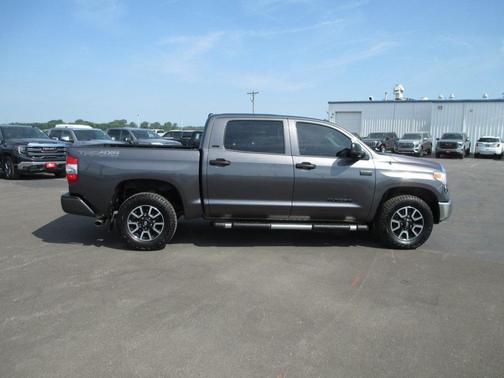 2016 Toyota Tundra SR5