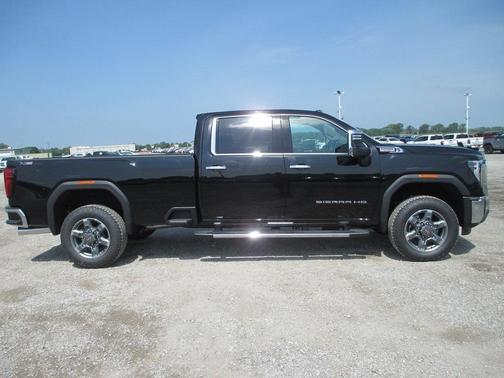 2025 GMC Sierra 3500 SLT