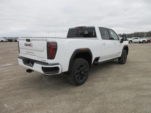 2025 GMC Sierra 2500 AT4
