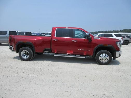 2025 GMC Sierra 3500 SLT