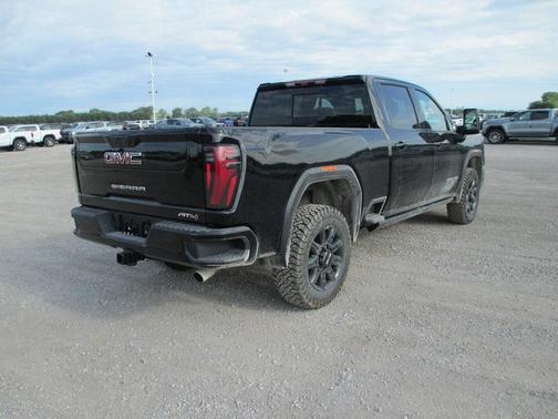 2025 GMC Sierra 2500 AT4