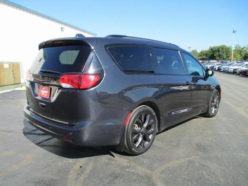 2019 Chrysler Pacifica Touring-L Plus