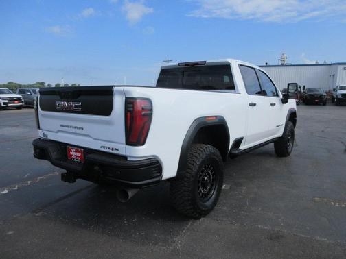 2024 GMC Sierra 2500 AT4X