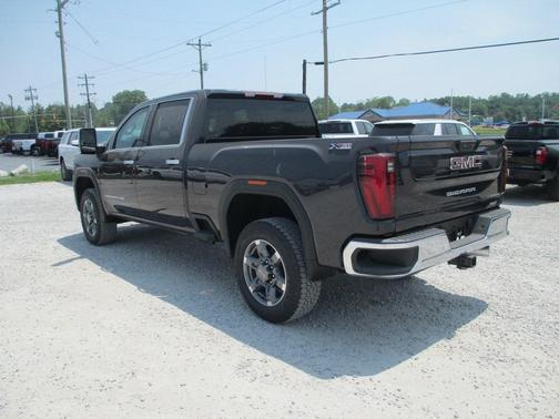 2025 GMC Sierra 3500 SLT