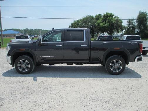 2025 GMC Sierra 3500 SLT