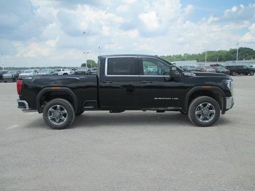 2025 GMC Sierra 2500 SLE