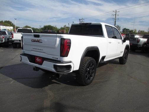2024 GMC Sierra 2500 AT4