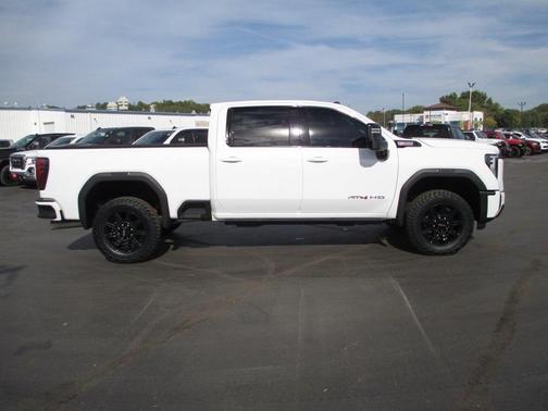 2024 GMC Sierra 2500 AT4