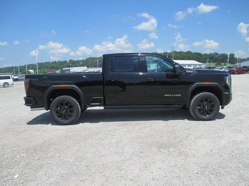 2025 GMC Sierra 2500 AT4