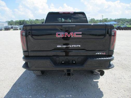 2025 GMC Sierra 2500 AT4
