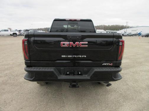 2025 GMC Sierra 2500 AT4