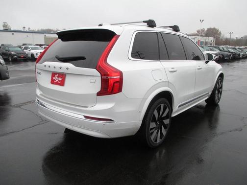 2023 Volvo XC90 Recharge Plug-In Hybrid T8 Ultimate Bright Theme 7-Seater