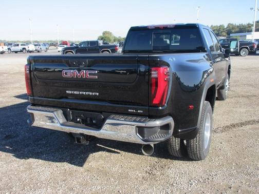 2026 GMC Sierra 3500 SLE