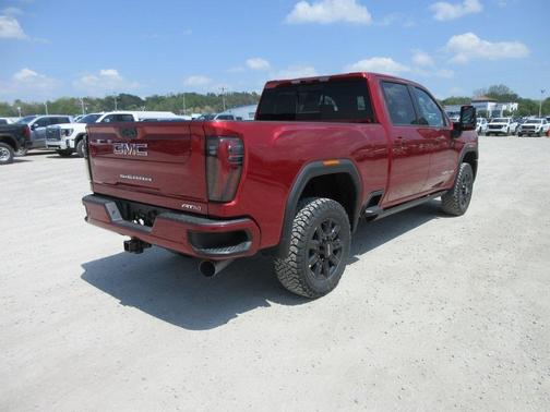 2025 GMC Sierra 2500 AT4