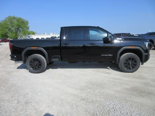 2025 GMC Sierra 2500 AT4