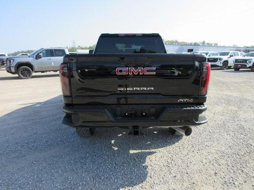 2025 GMC Sierra 2500 AT4