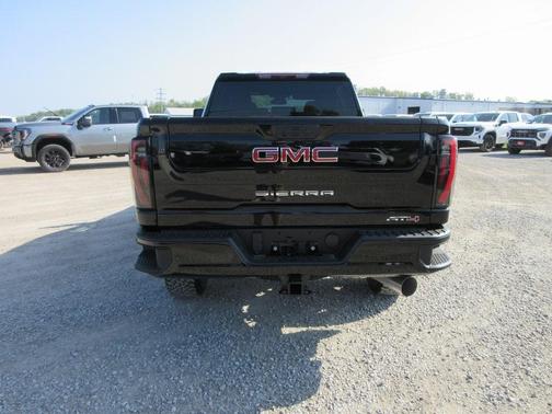 2025 GMC Sierra 2500 AT4
