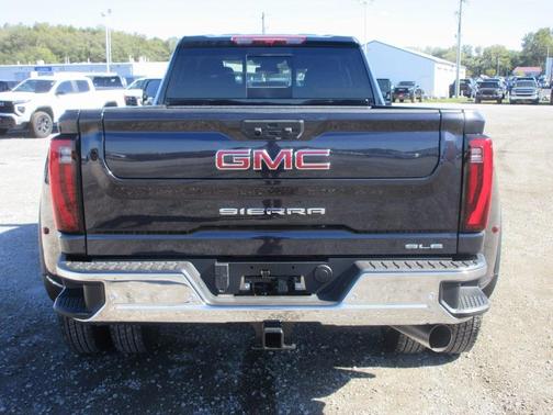 2026 GMC Sierra 3500 SLE