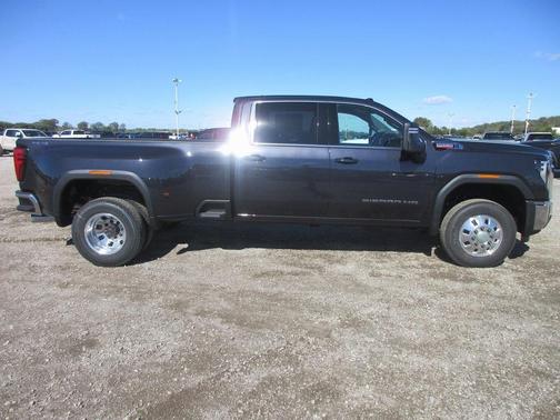 2026 GMC Sierra 3500 SLE