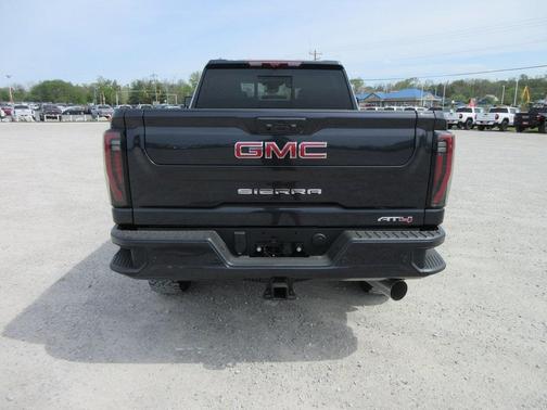 2025 GMC Sierra 2500 AT4