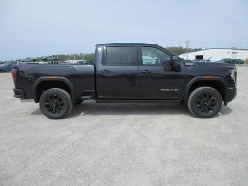2025 GMC Sierra 2500 AT4