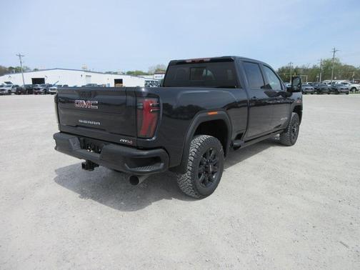 2025 GMC Sierra 2500 AT4