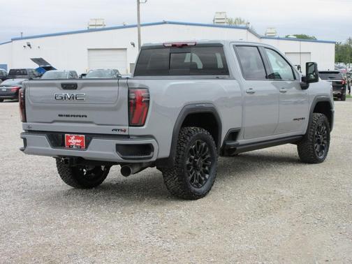 2025 GMC Sierra 2500 AT4