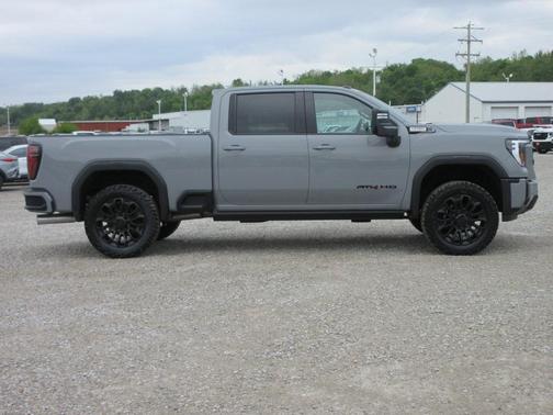 2025 GMC Sierra 2500 AT4