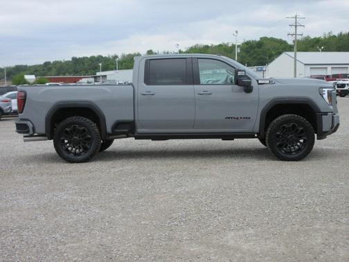 2025 GMC Sierra 2500 AT4