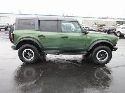 2022 Ford Bronco Badlands