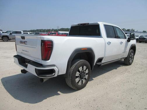 2025 GMC Sierra 3500 Denali