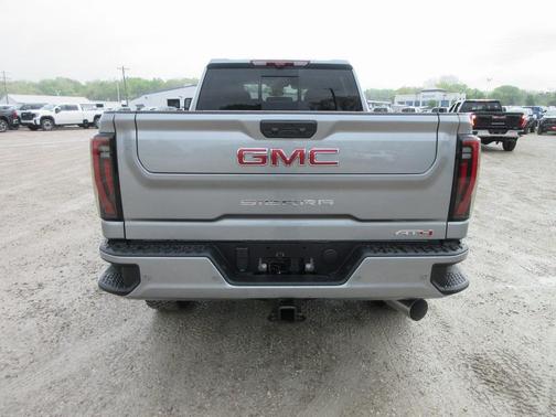 2025 GMC Sierra 2500 AT4