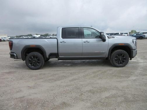 2025 GMC Sierra 2500 AT4