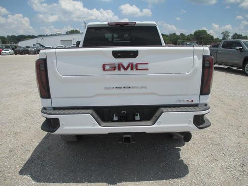 2025 GMC Sierra 3500 AT4