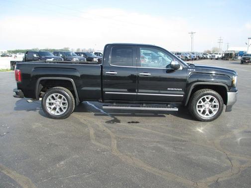 Onyx Black 2018 GMC Sierra 1500 SLT