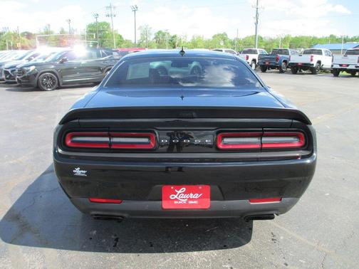 Pitch Black Clearcoat 2023 Dodge Challenger SRT Hellcat