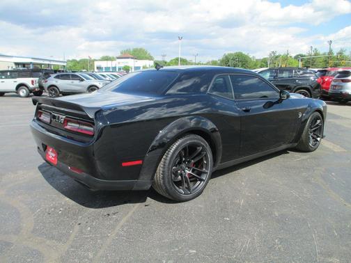 Pitch Black Clearcoat 2023 Dodge Challenger SRT Hellcat