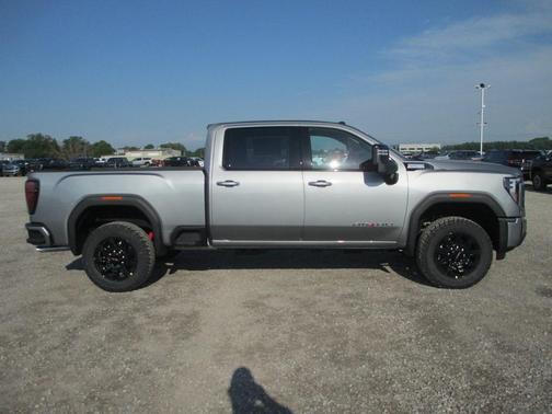 2025 GMC Sierra 2500 AT4