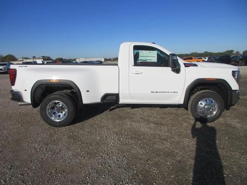 2026 GMC Sierra 3500 SLE