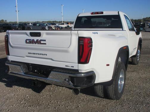 2026 GMC Sierra 3500 SLE
