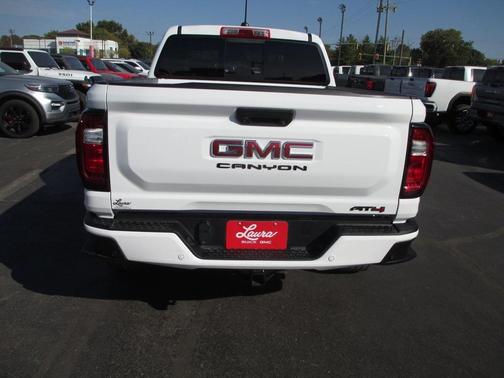 2024 GMC Canyon AT4