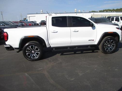 2024 GMC Canyon AT4